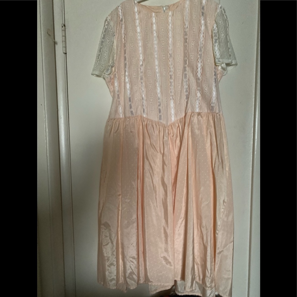 Cute Dress pale peach colored size 16
